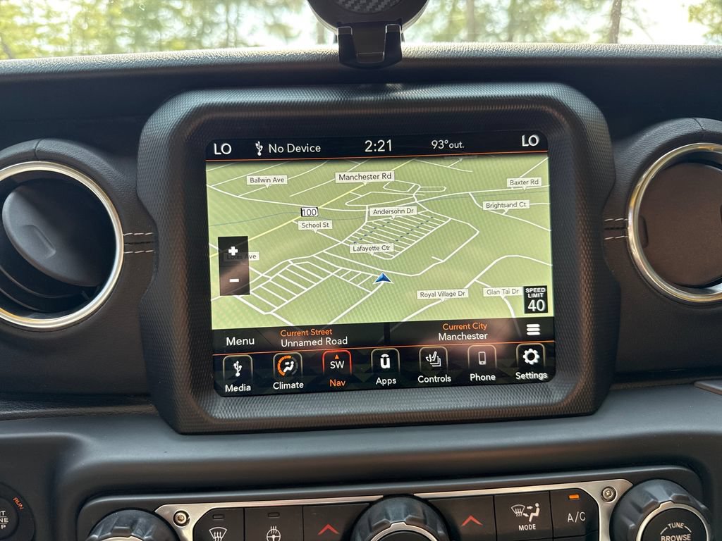 Used 2019 Jeep Wrangler Unlimited Sahara w/ Uconnect 4C Nav & Sound Group AWD/4WD image 20