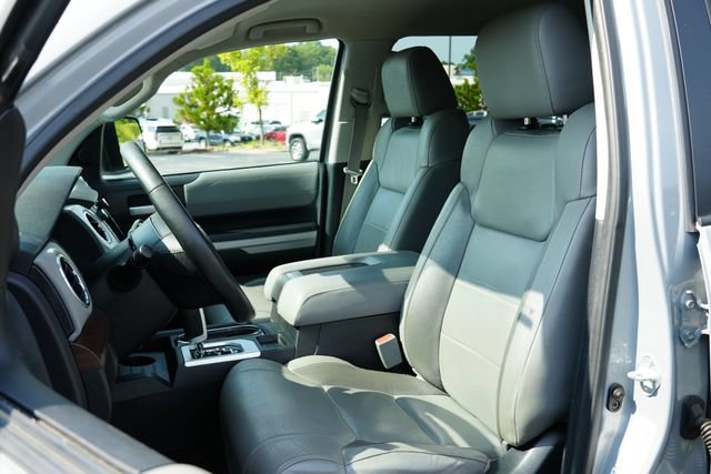 Used 2021 Toyota Tundra Limited w/ Limited Premium Package AWD/4WD image 23