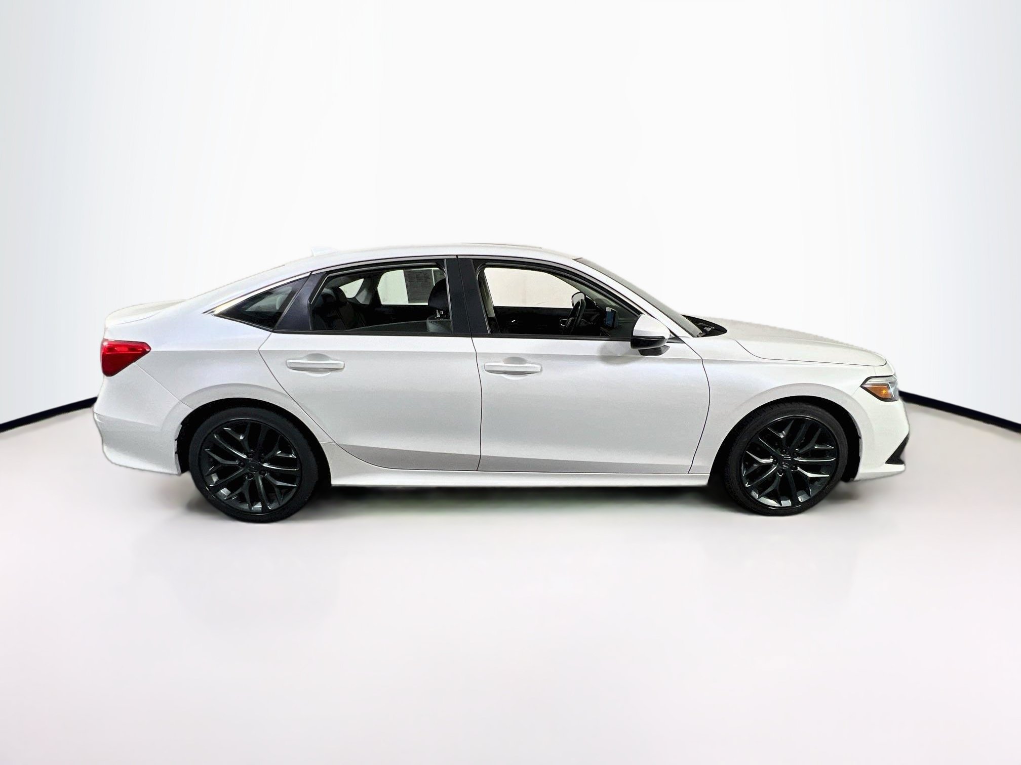 Used 2023 Honda Civic Touring image 4
