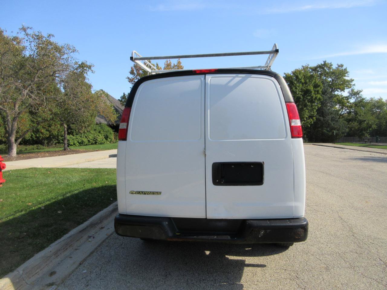 Used 2017 Chevrolet Express 3500 RWD image 11