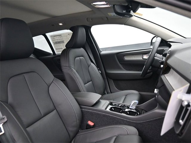 New 2026 Volvo XC40 B4 Plus w/ Protection Package Premier image 34