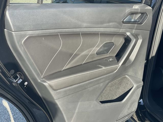 Used 2023 Volkswagen Tiguan SE image 23