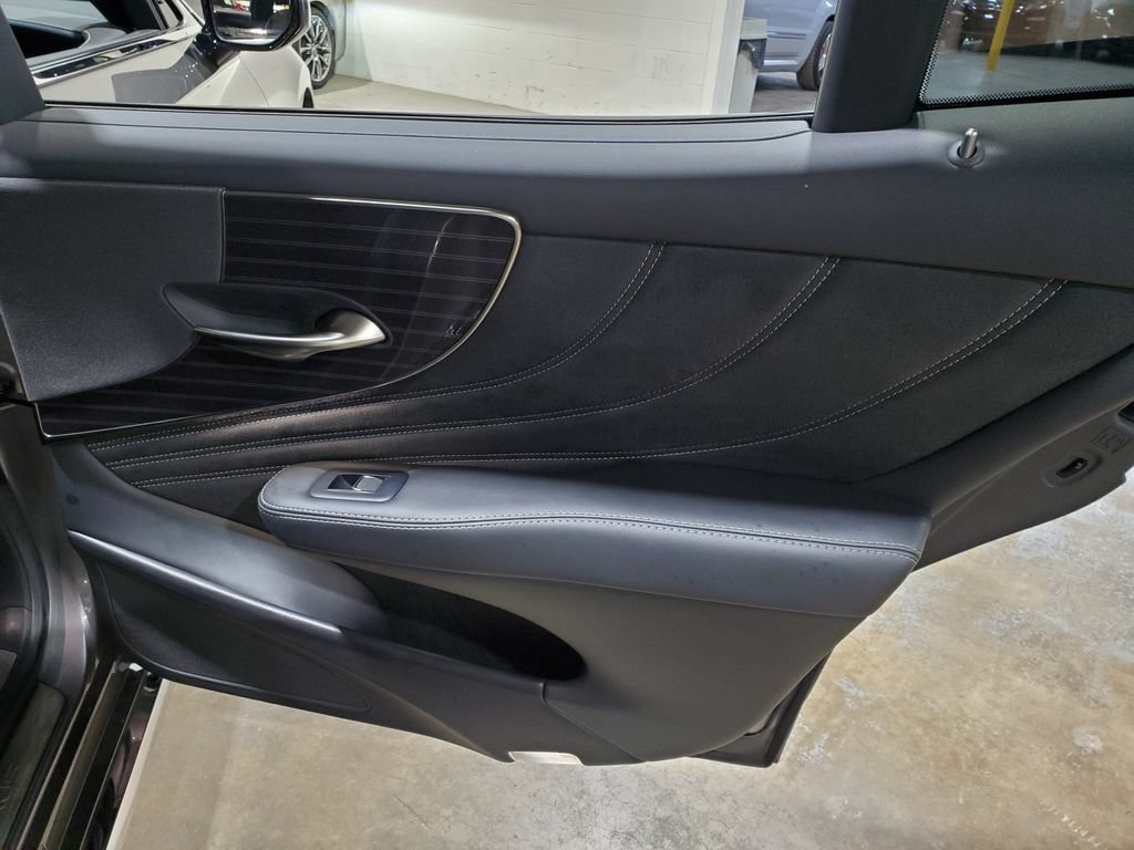 Used 2020 Lexus LS 500 w/ Accessory Package (Z2) RWD image 22