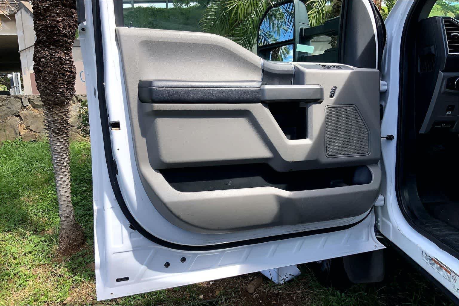Used 2017 Ford F550 4x4 Regular Cab Super Duty image 26