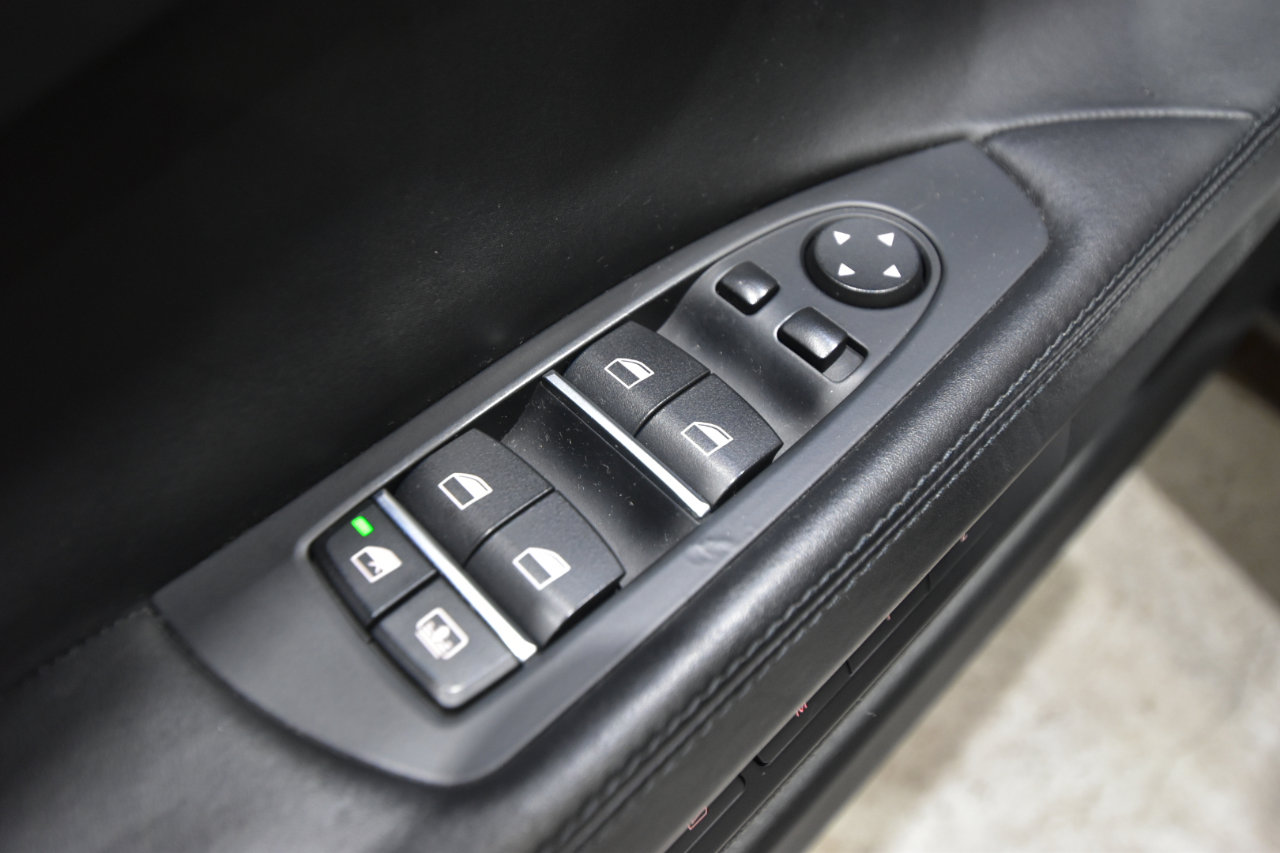 Used 2013 BMW 750i xDrive image 14