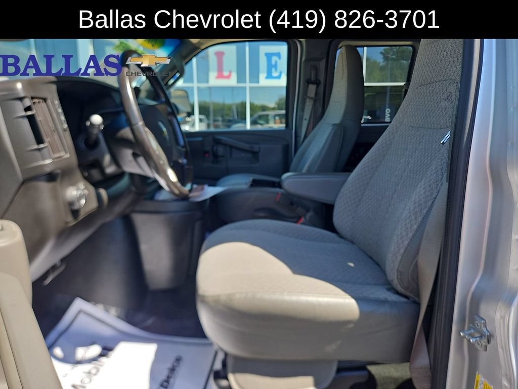 Certified 2018 Chevrolet Express 3500 LT w/ LT Preferred Equipment Group RWD image 20
