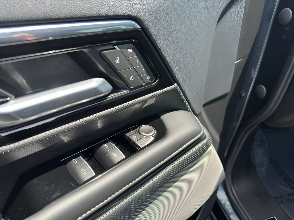 Used 2025 GMC Sierra EV Denali AWD/4WD image 10