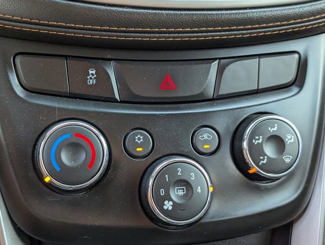 Used 2022 Chevrolet Trax LS w/ Tint and Cruise Package AWD/4WD image 17