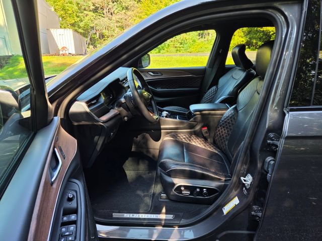 Used 2025 Jeep Grand Cherokee Summit w/ Obsidian Package AWD/4WD image 14