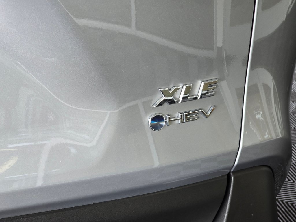 Used 2025 Toyota RAV4 XLE w/ Convenience Package AWD/4WD image 15