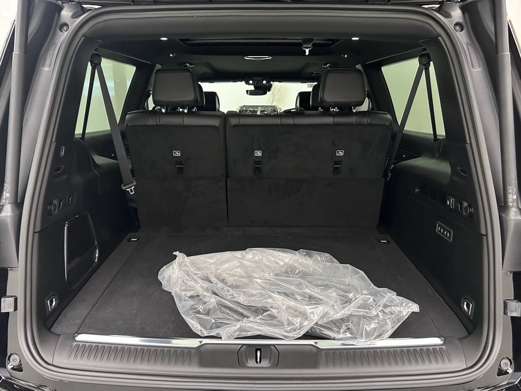 New 2026 Jeep Grand Wagoneer L 4WD image 9