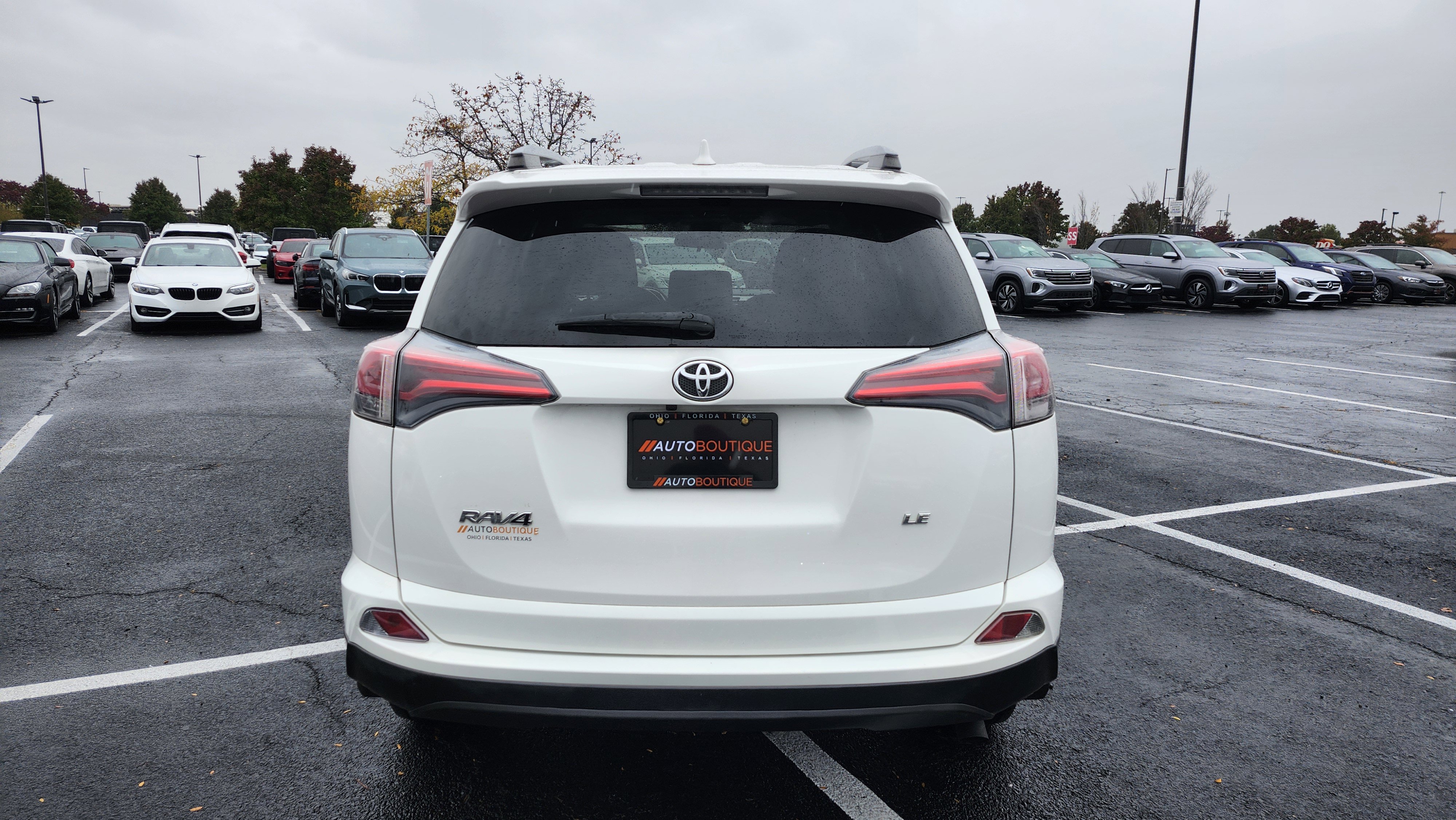 Used 2017 Toyota RAV4 LE image 9