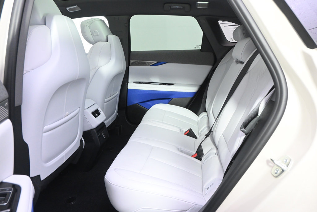 New 2027 Cadillac Optiq Premium Luxury w/ LPO, Floor Liner Package AWD/4WD image 21