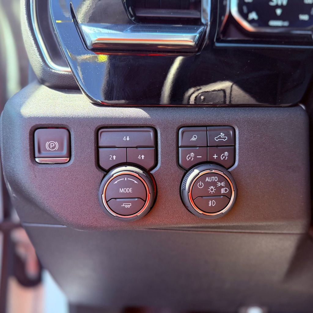 Used 2025 Chevrolet Silverado 3500 LT w/ Safety Package image 20