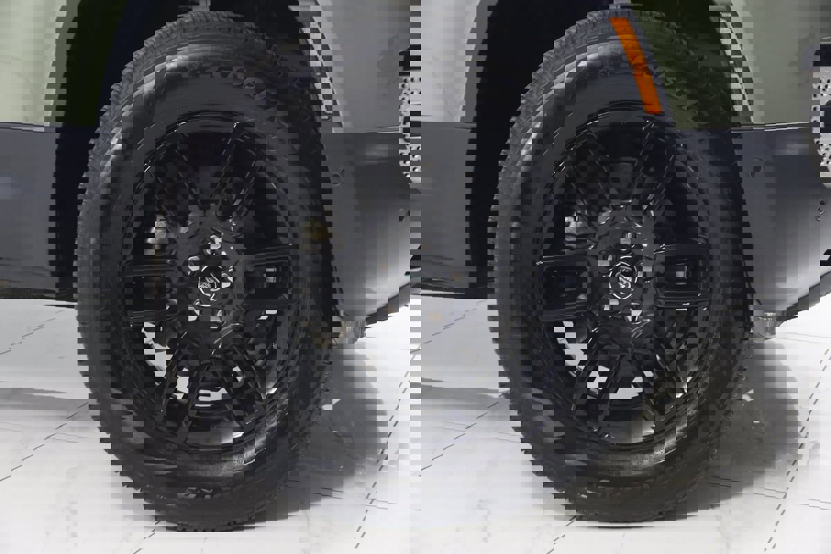 Used 2023 Land Rover Defender 110 S image 17