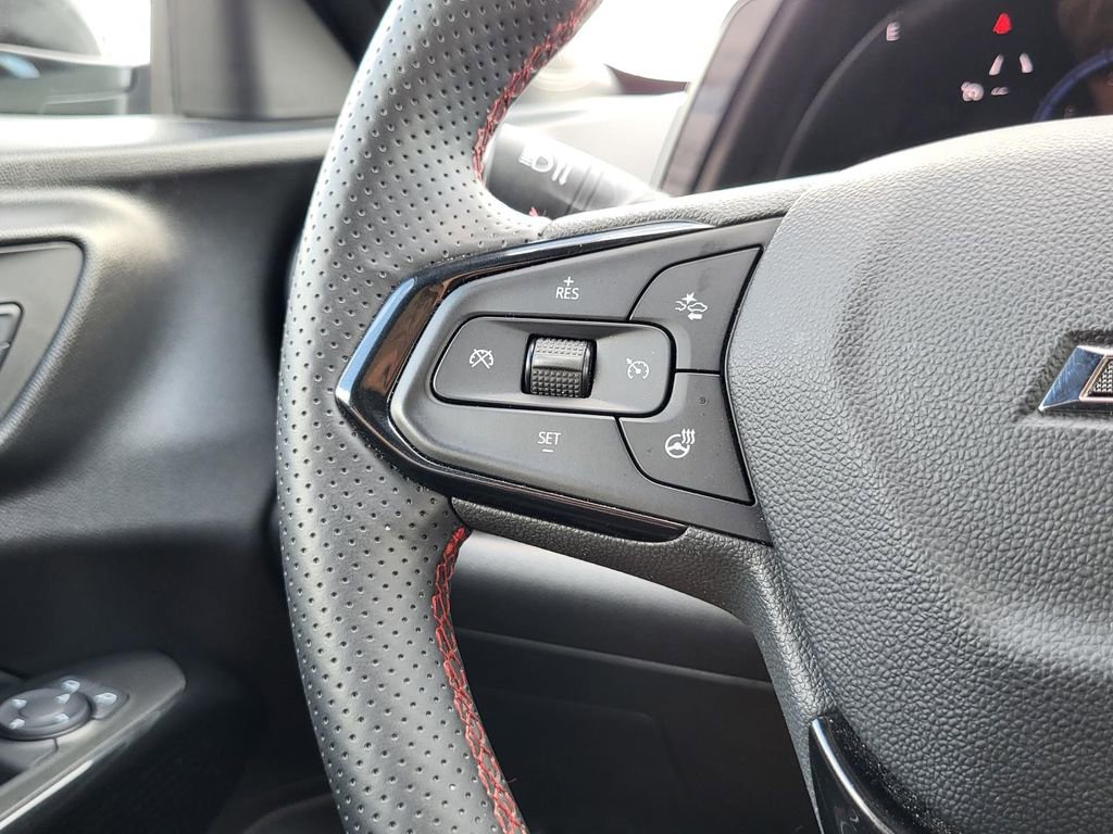 Used 2025 Chevrolet Trax RS image 22