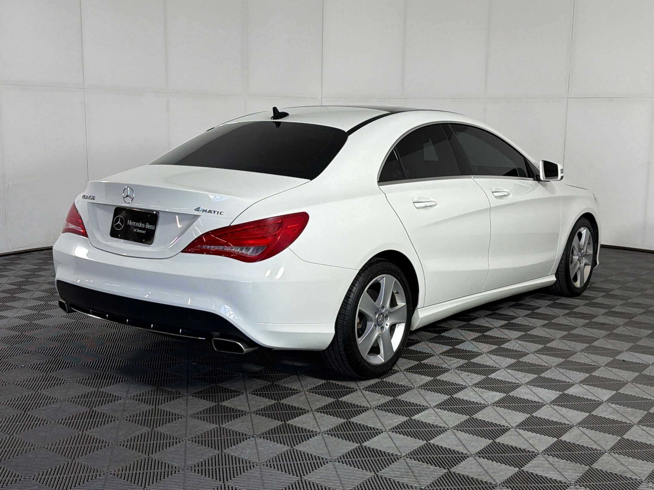Used 2015 Mercedes-Benz CLA 250 4MATIC image 9