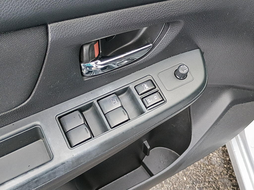 Used 2013 Subaru Impreza 2.0i Premium AWD/4WD image 16