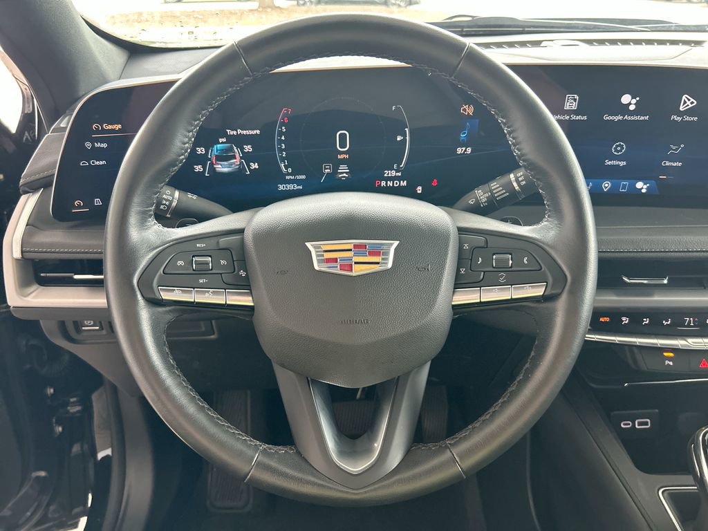 Used 2025 Cadillac XT4 Premium Luxury FWD image 17