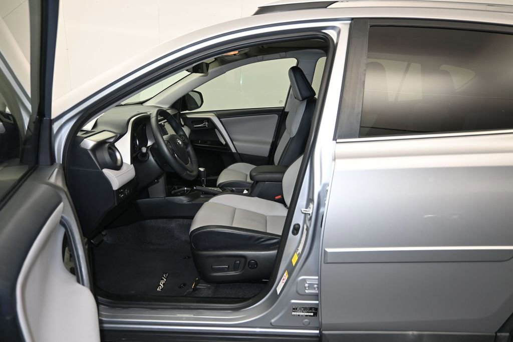 Used 2016 Toyota RAV4 Limited w/ Advanced Technology Package FWD image 20
