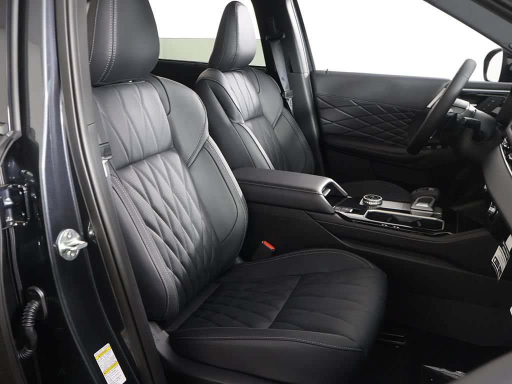 New 2026 Mitsubishi Outlander AWD image 35