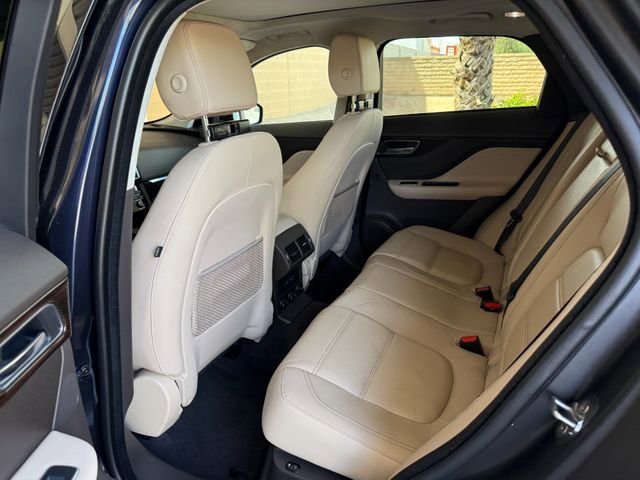 Used 2019 Jaguar F-PACE Prestige image 36