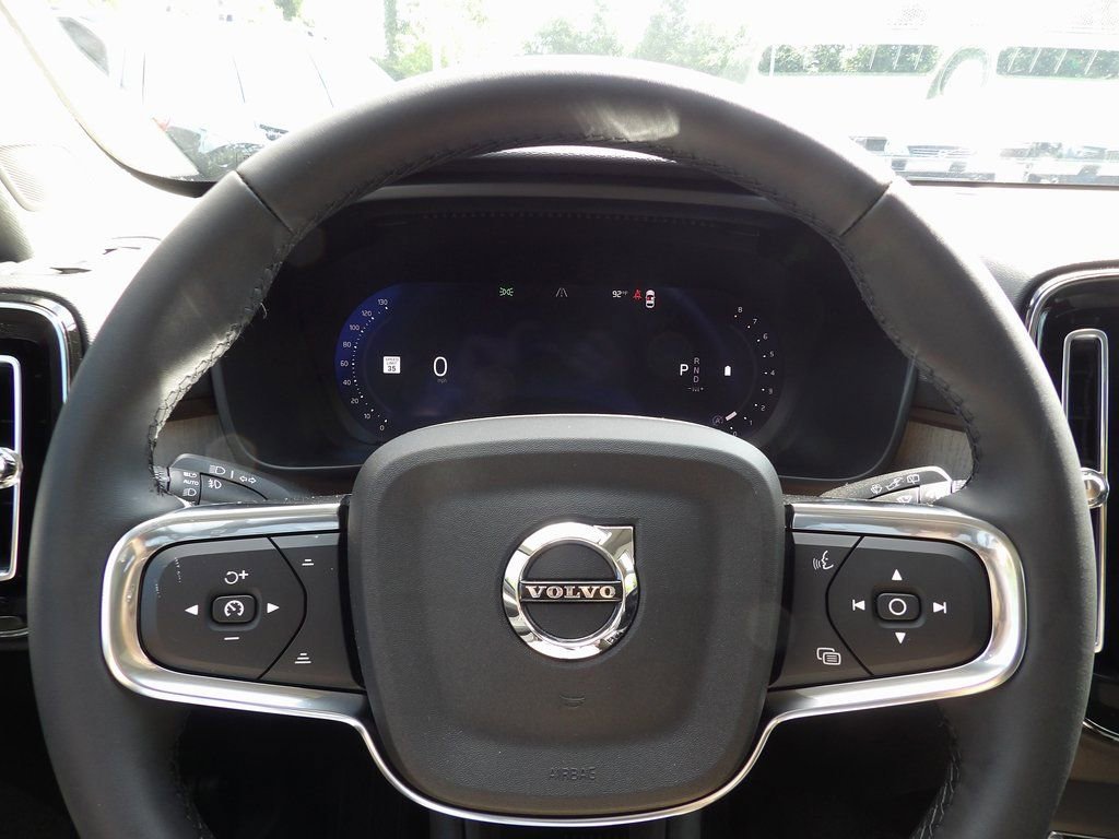New 2026 Volvo XC40 B5 Plus w/ Protection Package Premier AWD/4WD image 17