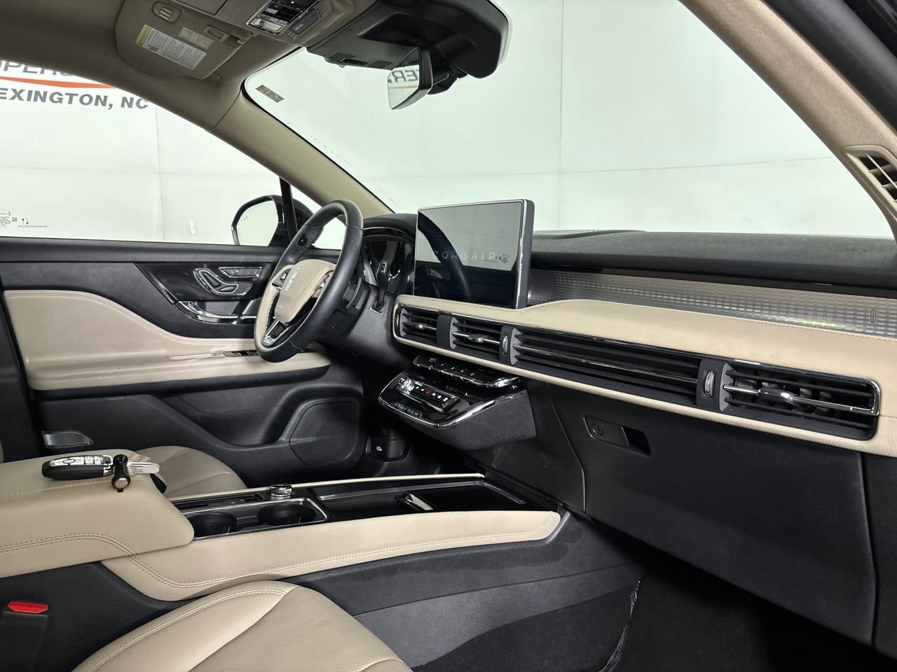 Used 2026 Lincoln Corsair Premiere FWD image 32
