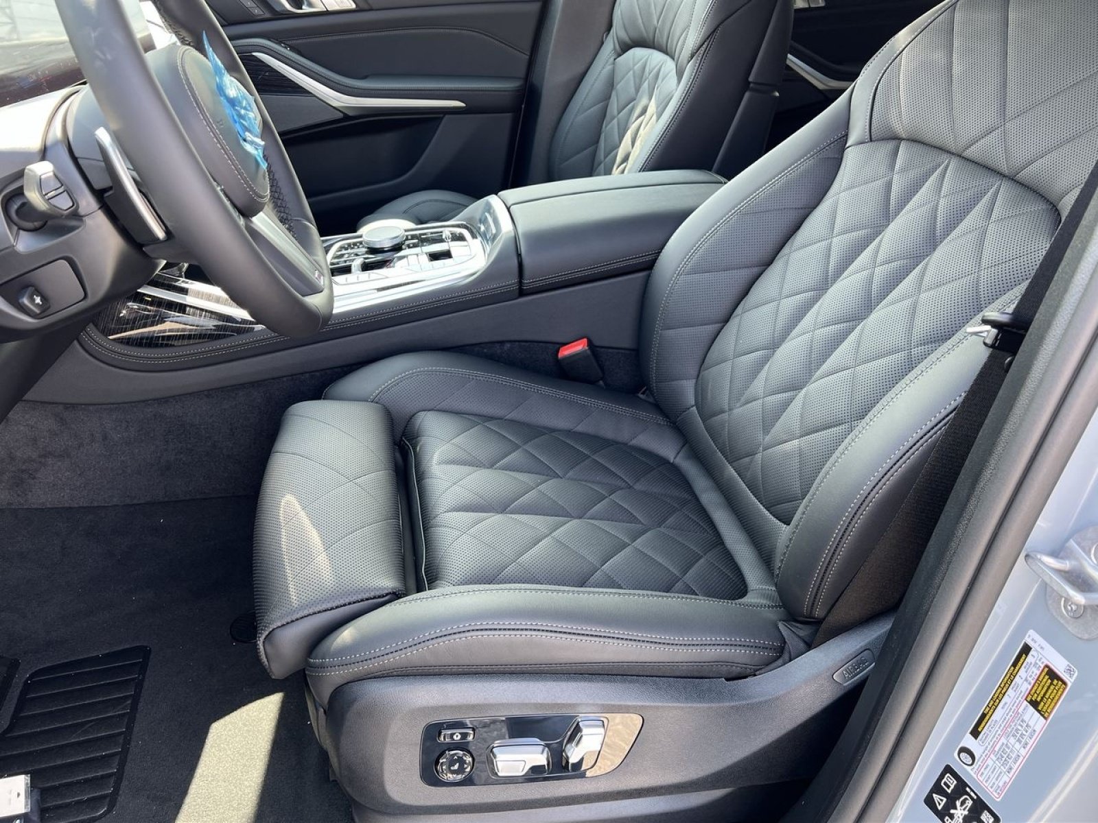 New 2027 BMW X7 xDrive40i w/ M Sport Package AWD/4WD image 10