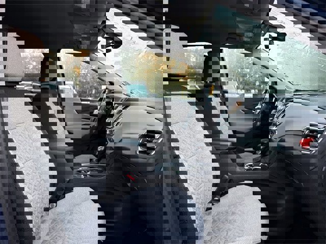 Used 2022 Chevrolet Equinox LS image 16