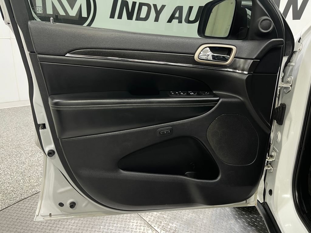 Used 2017 Jeep Grand Cherokee Limited image 15