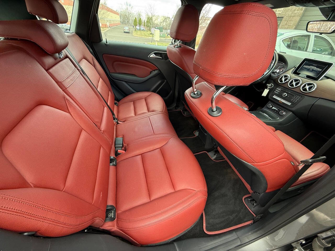 Used 2017 Mercedes-Benz B 250e B 250e 4dr Hatchback image 18