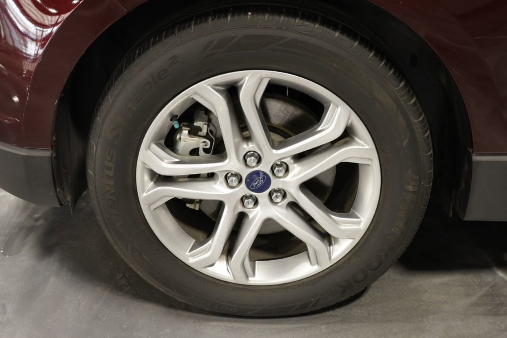 Used 2017 Ford Edge Titanium w/ Technology Package image 34