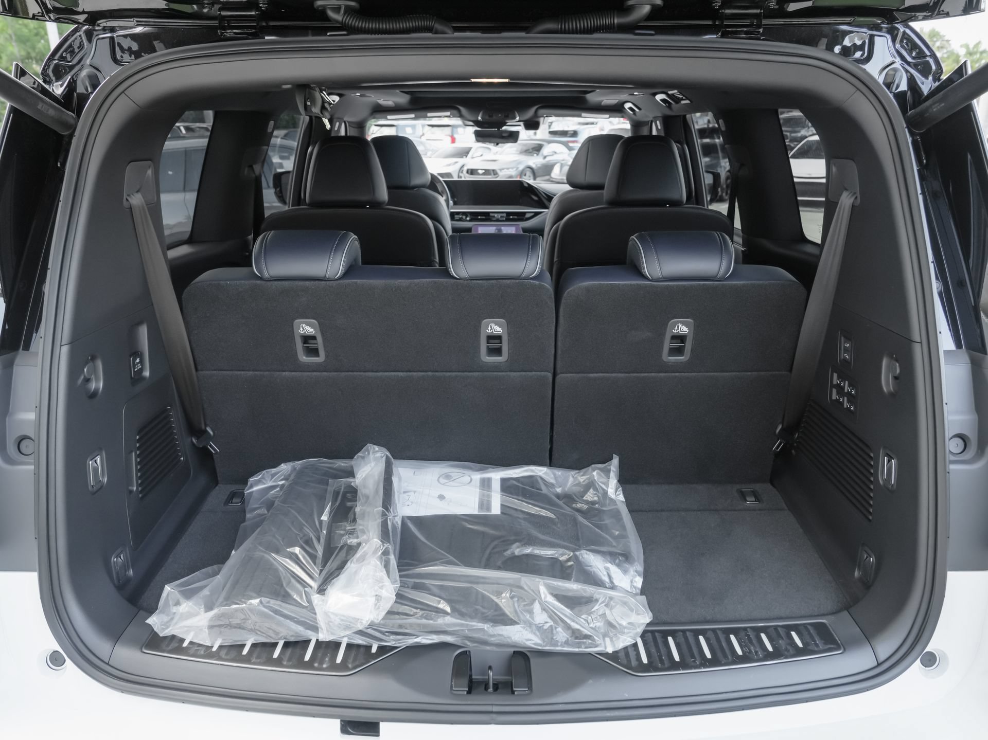 Certified 2026 INFINITI QX80 4WD image 41