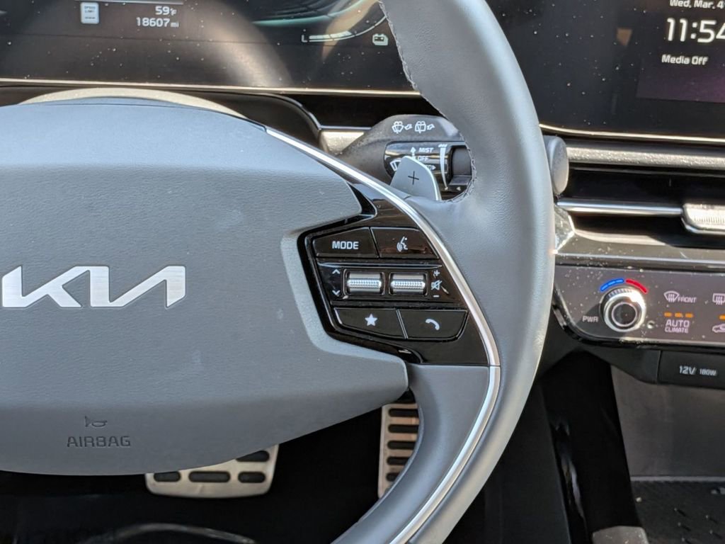 Used 2023 Kia Niro EX Touring image 21