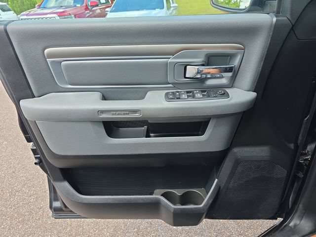 Used 2017 RAM 1500 Classic SLT AWD/4WD image 17