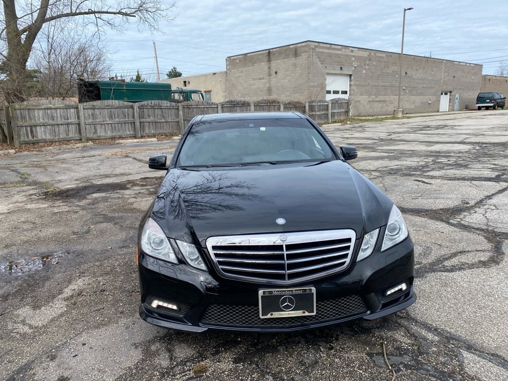 Used 2010 Mercedes-Benz E 550 4MATIC Sedan image 8