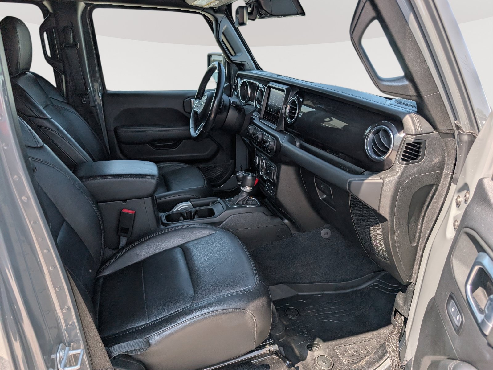Used 2020 Jeep Wrangler Unlimited Sahara AWD/4WD image 11