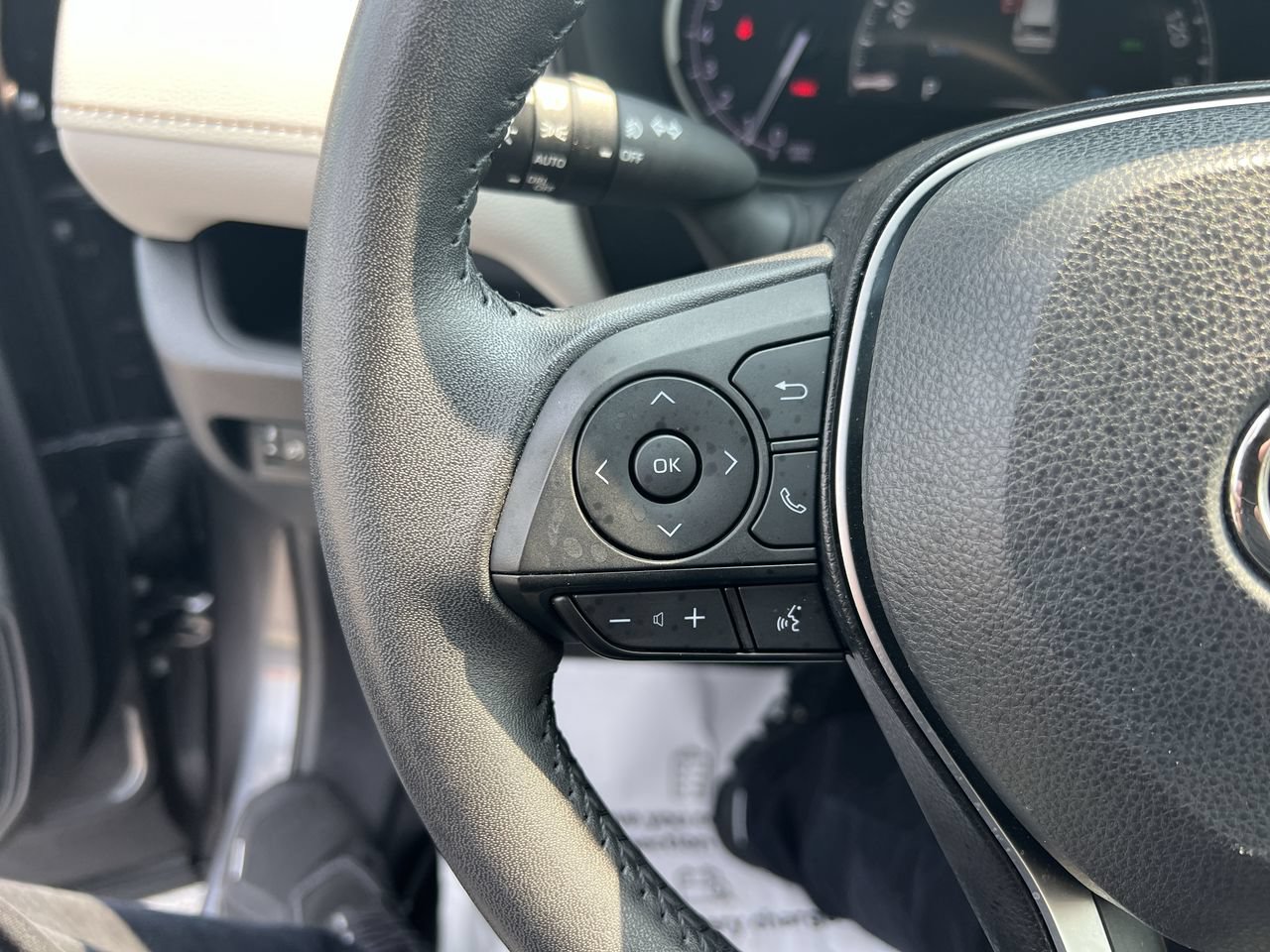 Used 2024 Toyota RAV4 XLE Premium FWD image 19