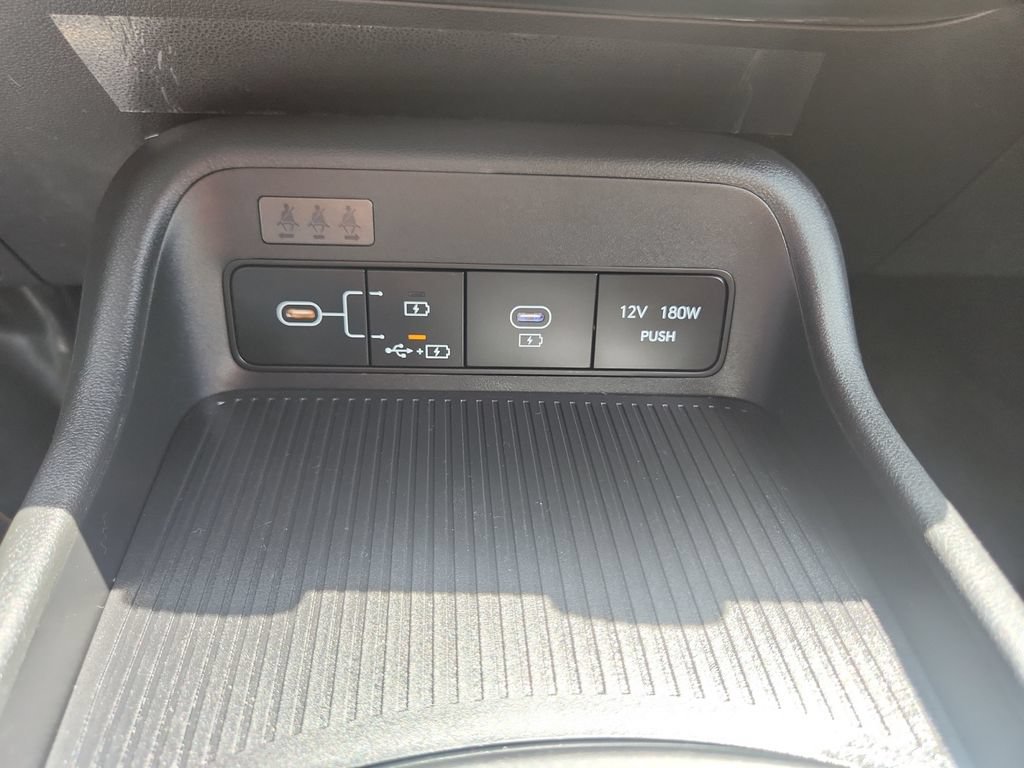 Used 2025 Hyundai Kona SE AWD/4WD image 21