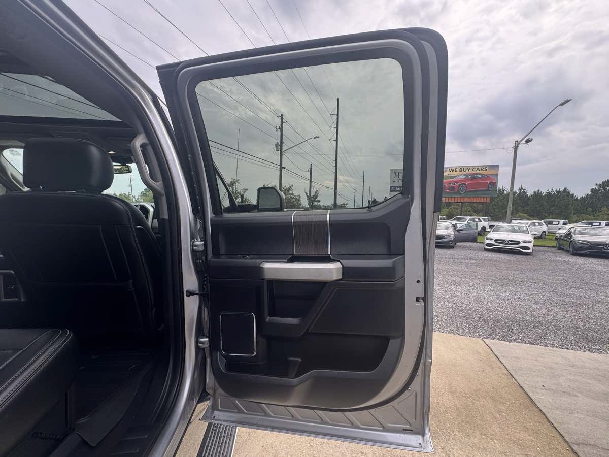 Used 2021 Ford F250 Lariat w/ Lariat Ultimate Package AWD/4WD image 31