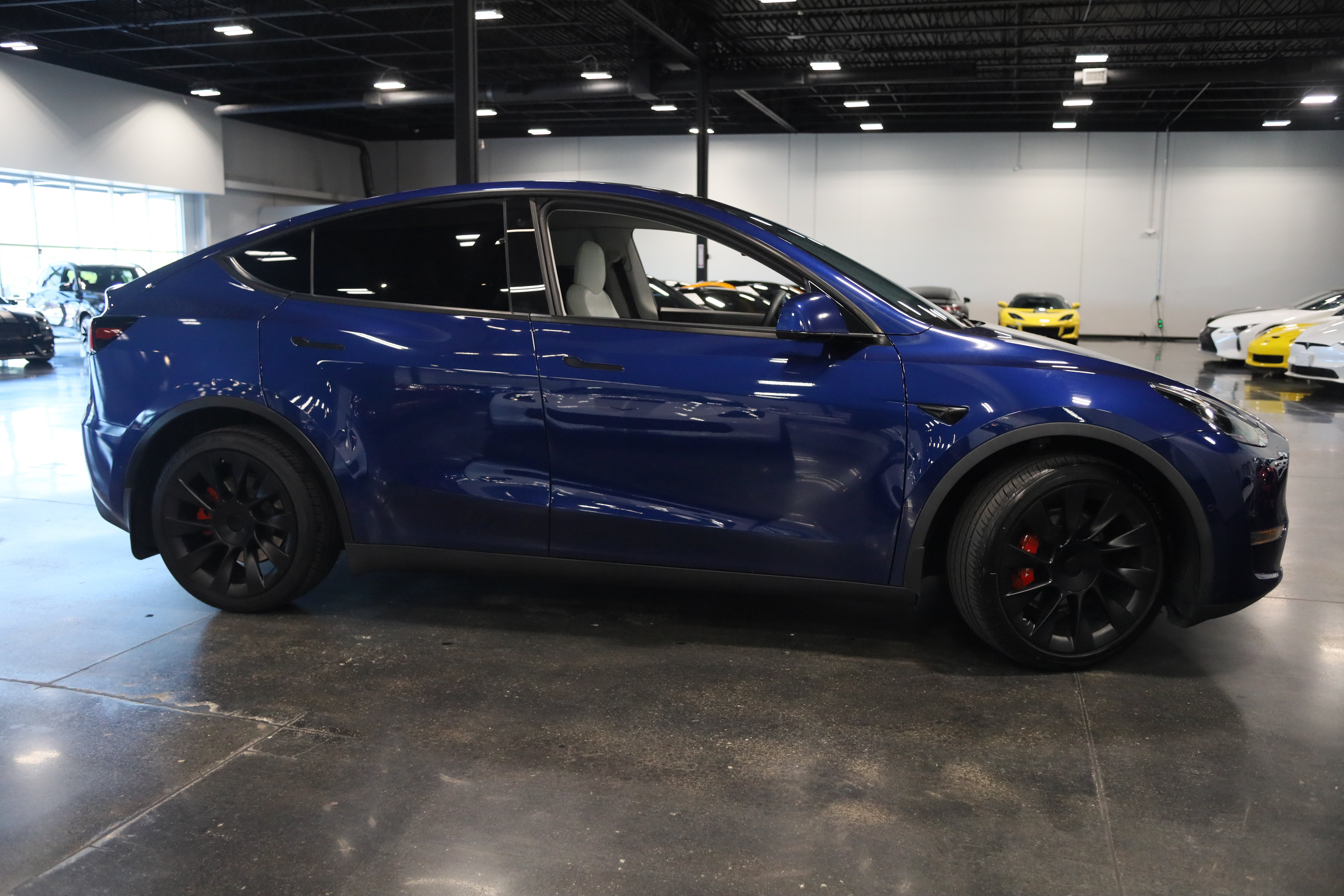 Used 2021 Tesla Model Y Long Range AWD/4WD image 8