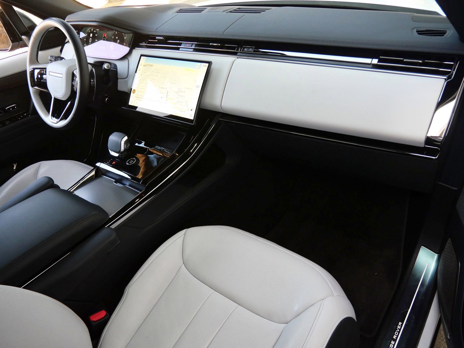 Used 2025 Land Rover Range Rover Sport Dynamic SE image 21