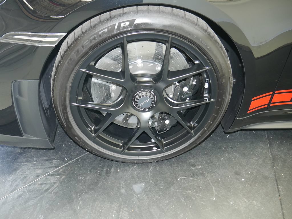 Used 2025 Porsche 911 GT3 RWD image 14
