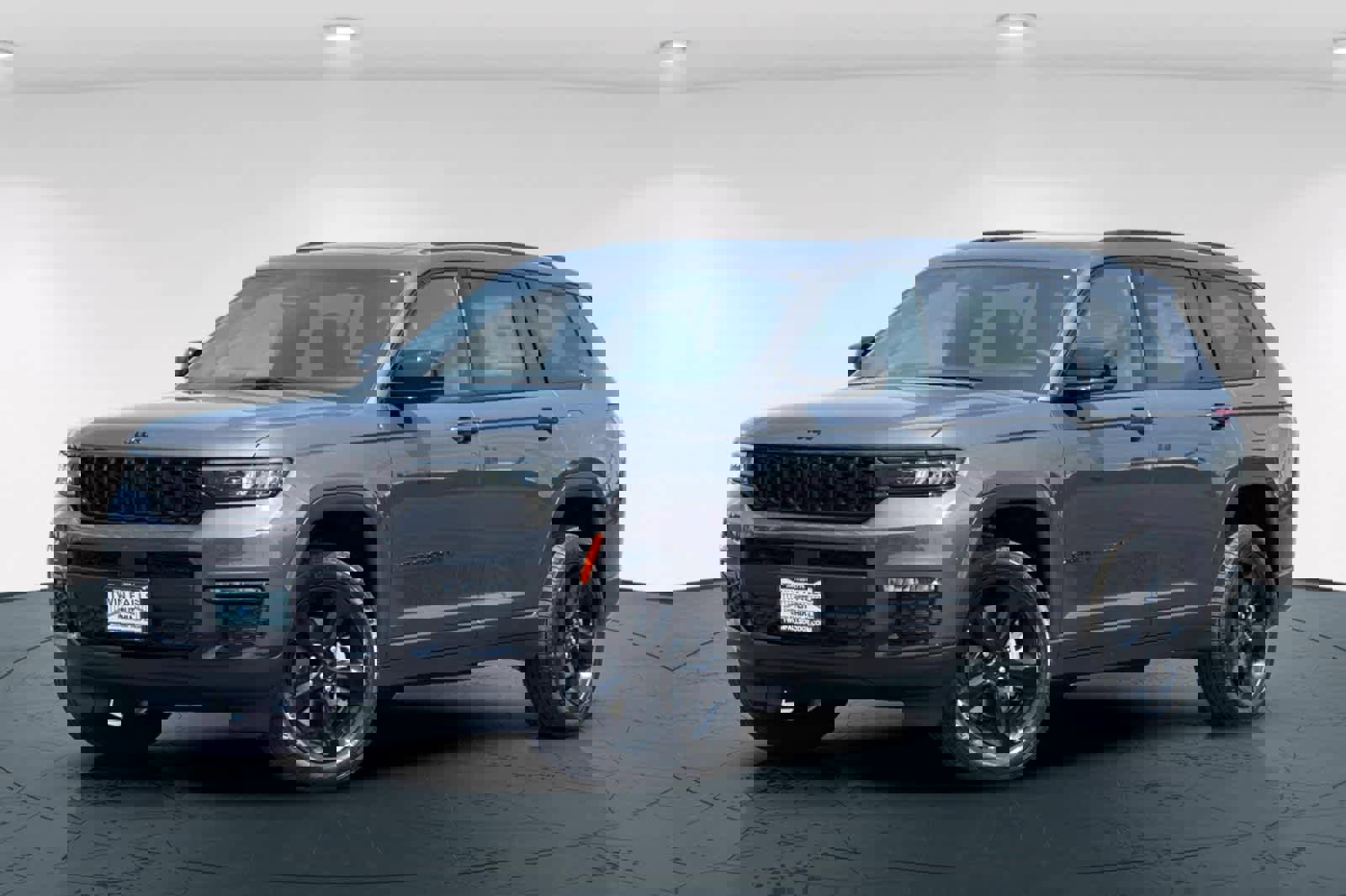 New 2025 Jeep Grand Cherokee L Limited w/ Black Appearance Package image 1