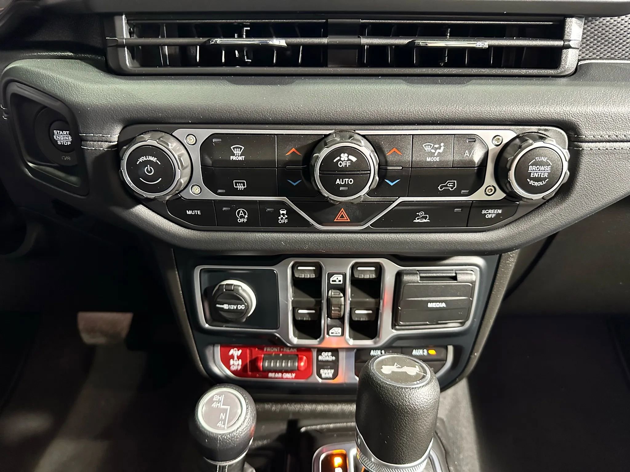 Used 2024 Jeep Wrangler Unlimited Rubicon image 22