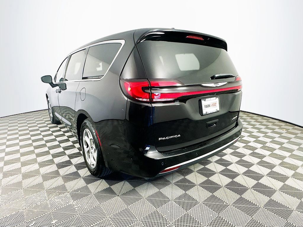 Certified 2024 Chrysler Pacifica Limited image 7