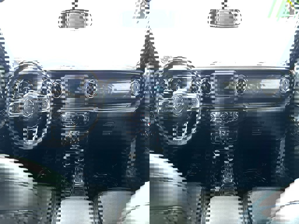 Used 2021 Jeep Wrangler Unlimited Sahara image 3