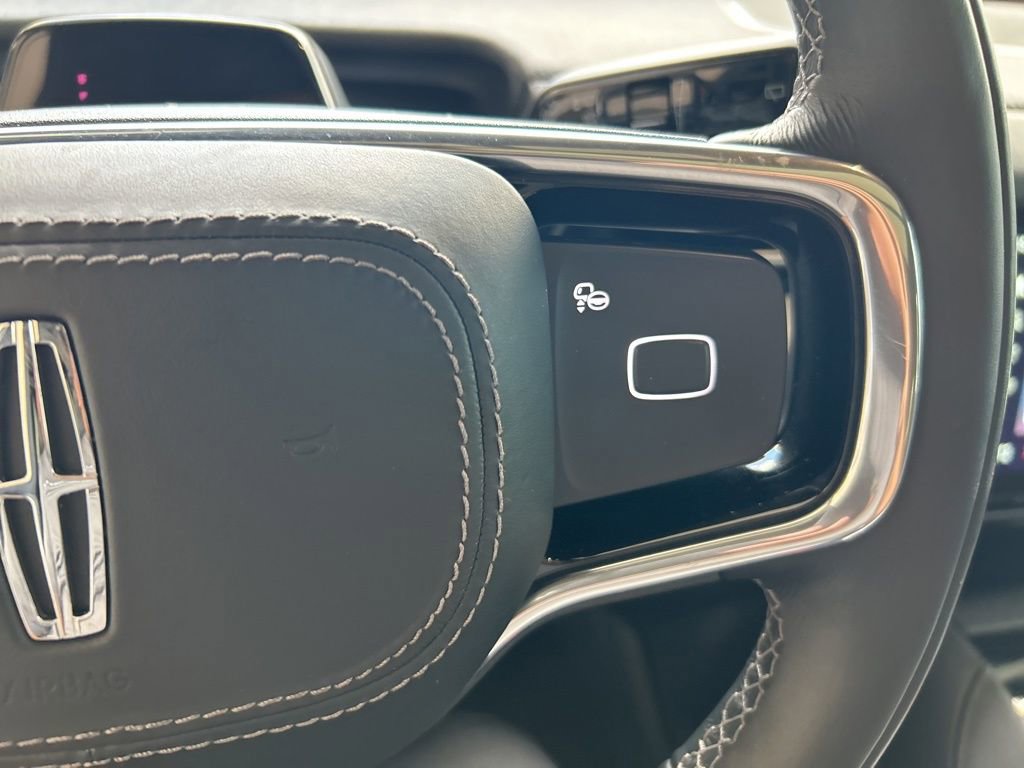 Used 2025 Lincoln Navigator Reserve w/ Jet Appearance Package image 60