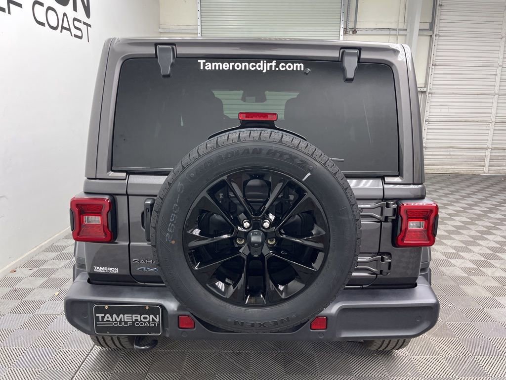 Used 2025 Jeep Wrangler Unlimited Sahara w/ Safety Group AWD/4WD image 10